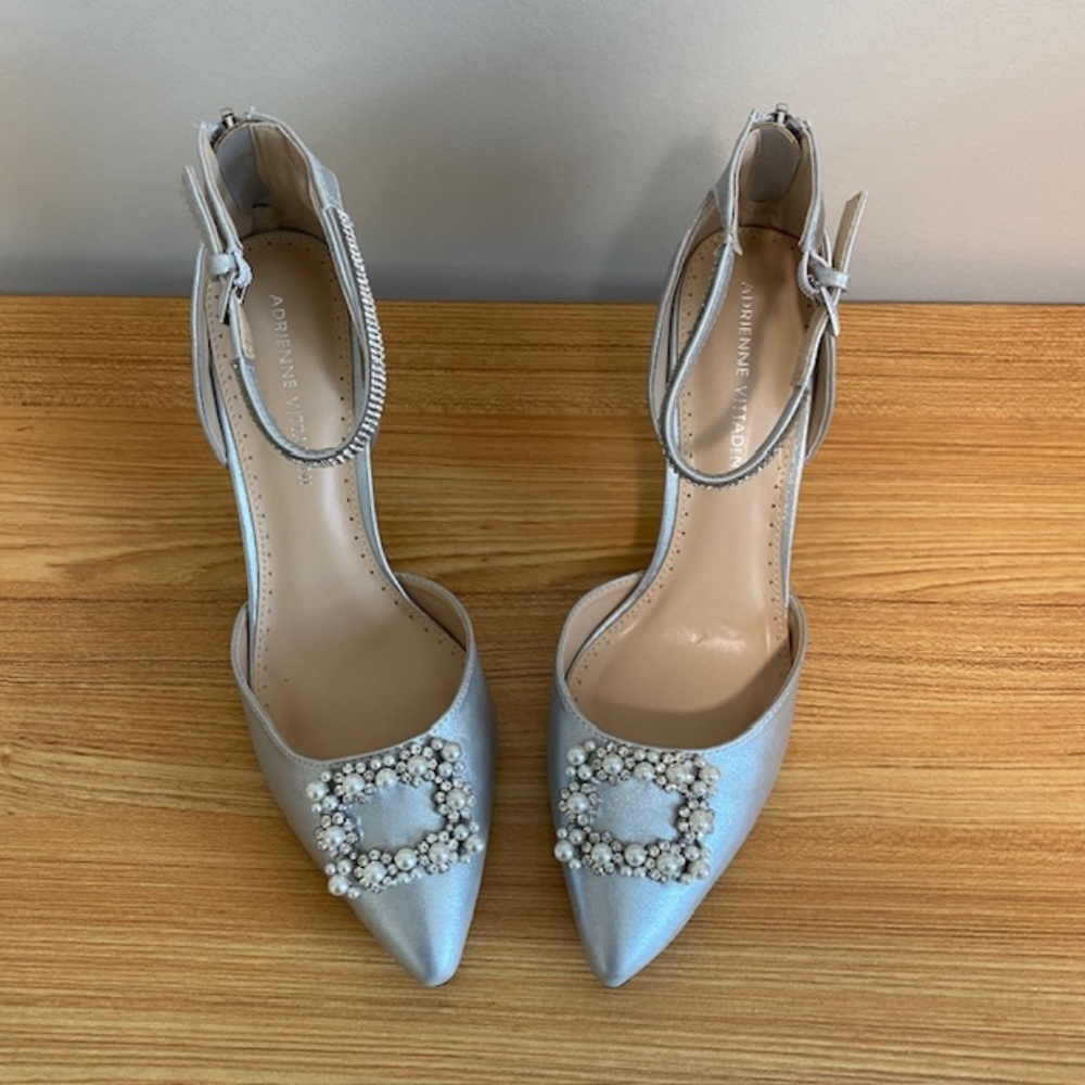 Adrienne Vittadini Silver Dress  Shoes Pearls Accent Ankle Strap size 9.5 US